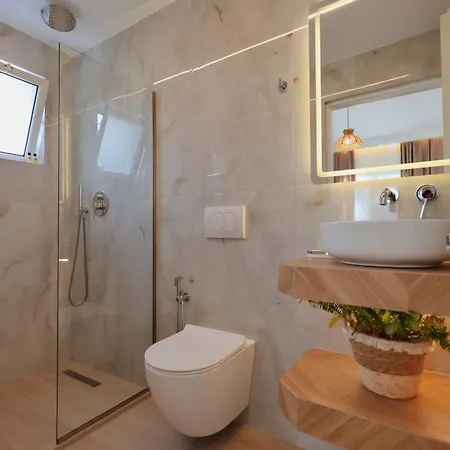 Affittacamere Shafeti 3*